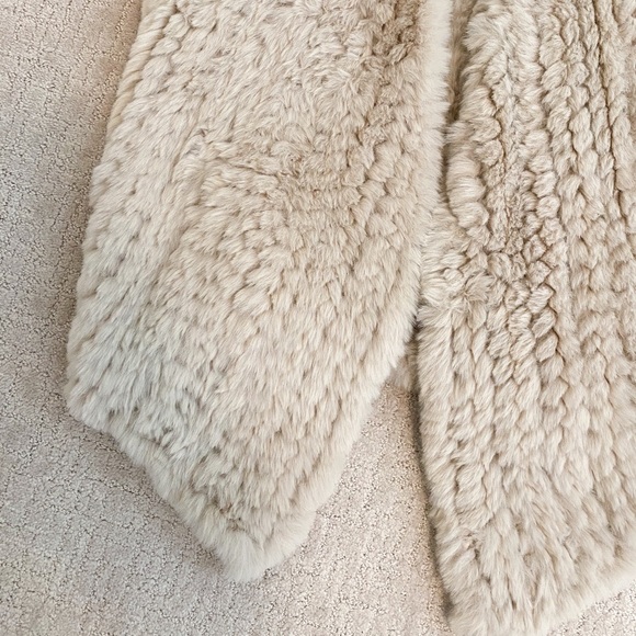Buttery Soft Faux Fur Vest - Picture 2 of 5